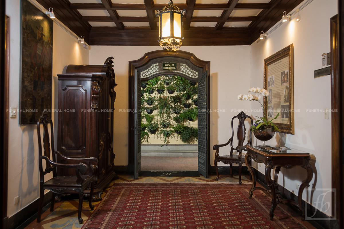 Funeral-Home-Hall-de-Entrada.jpg