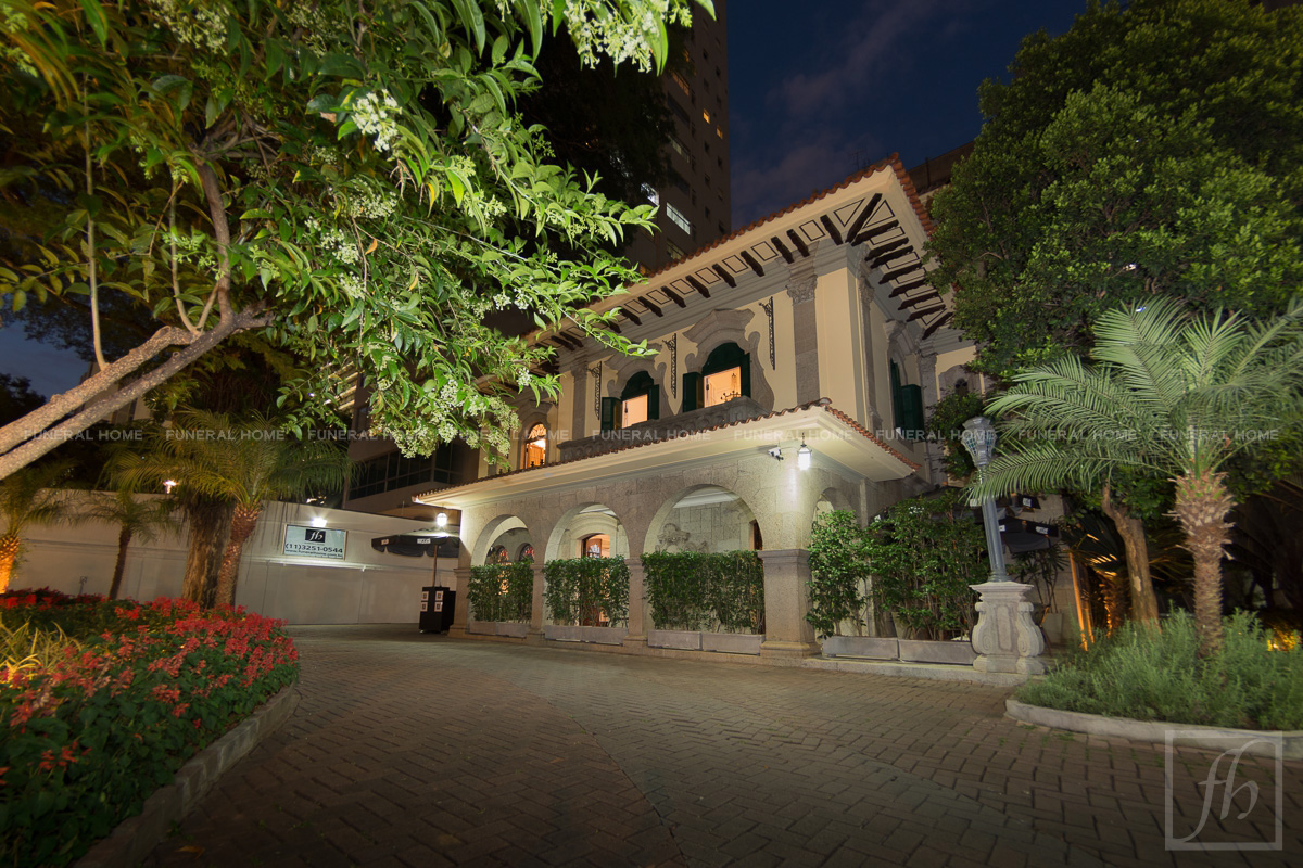 Funeral Home Fachada 3