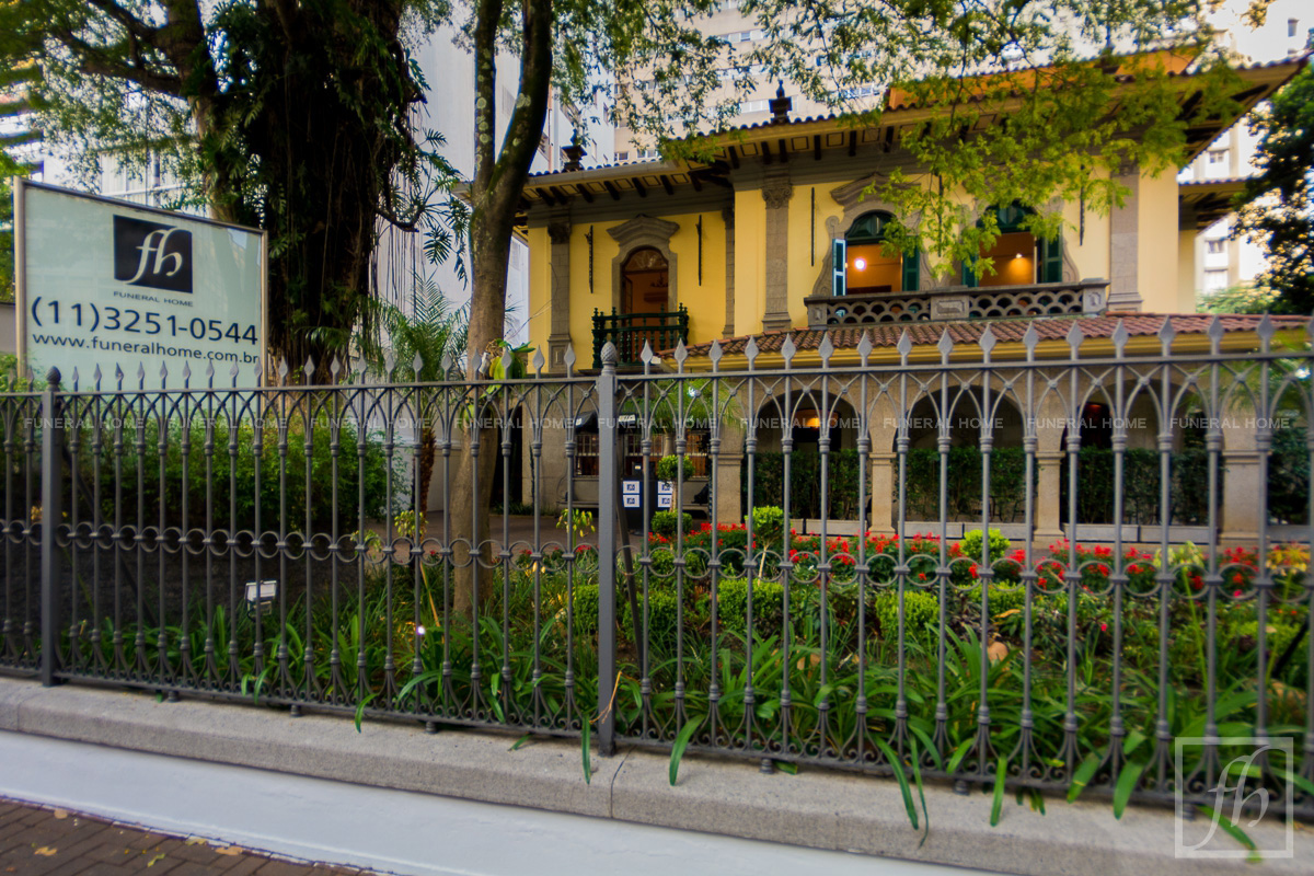 Funeral Home Fachada