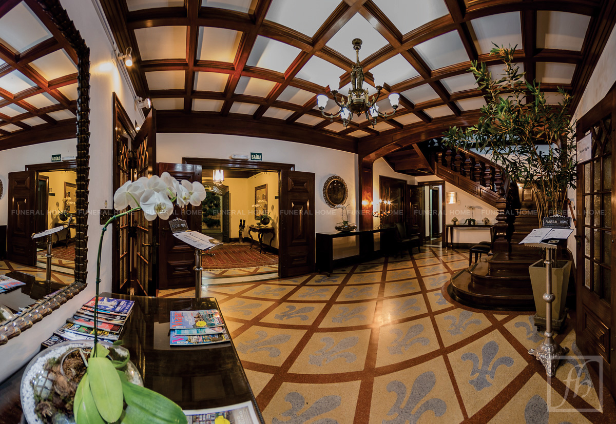 Funeral Home Hall de Entrada Panoramica